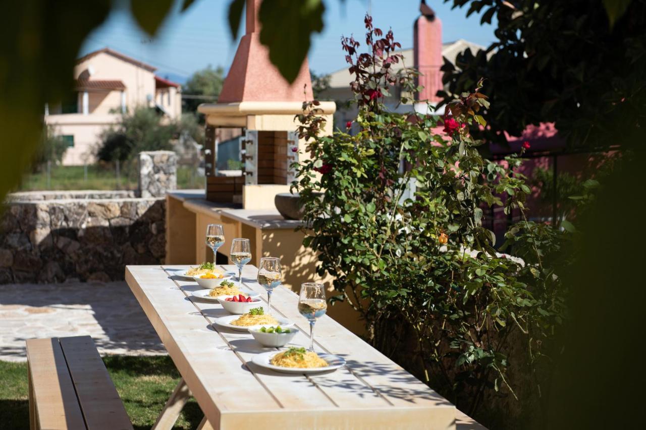Casa Dell Amore Petrití Екстериор снимка